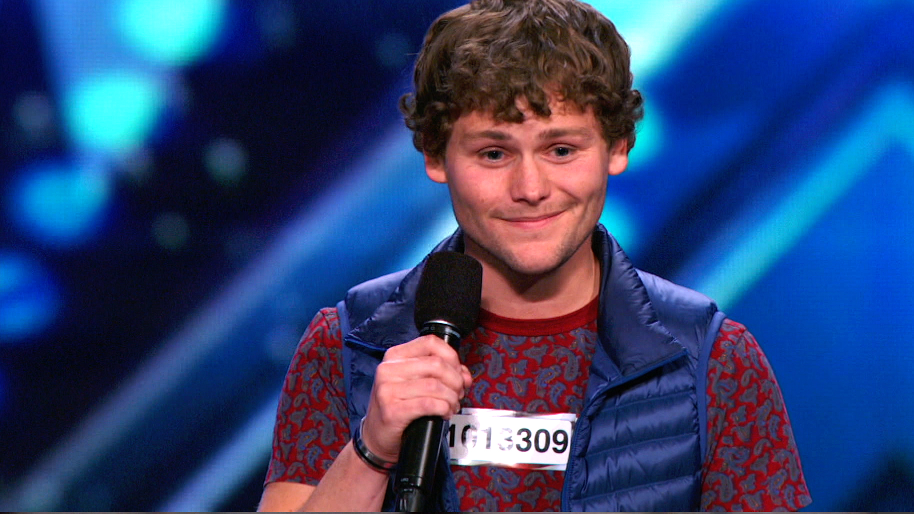 Inspirational Comedian Wins People’s Love & Respect